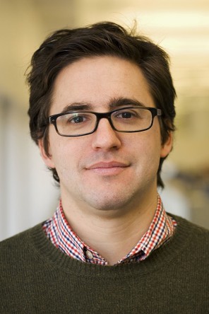 http://www.pulitzer.org/cms/sites/default/files/styles/bio_photo/public/bio-photo/adamgoldman1.jpg